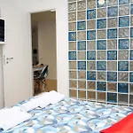 - Close To Metro & Connections نابولي
