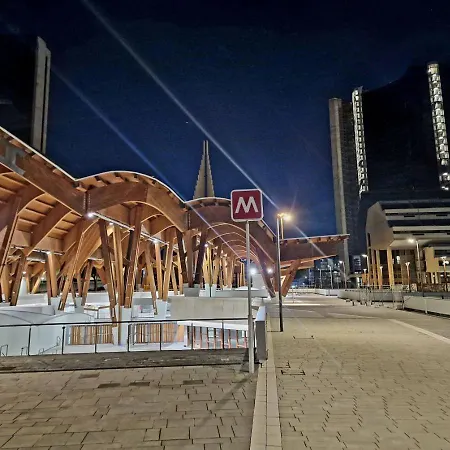 Apartman - Close To Metro & Connections