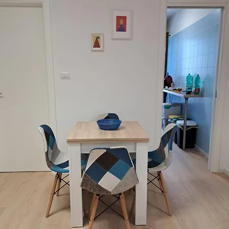 - Close To Metro & Connections Apartamento