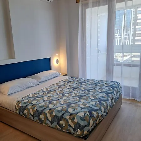 - Close To Metro & Connections *