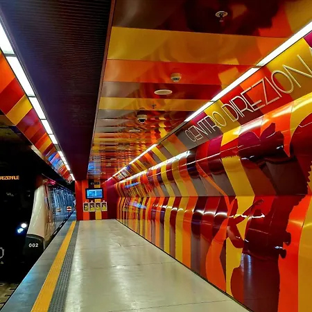 - Close To Metro & Connections Apartamento