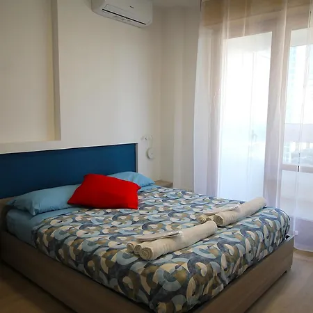 - Close To Metro & Connections نابولي