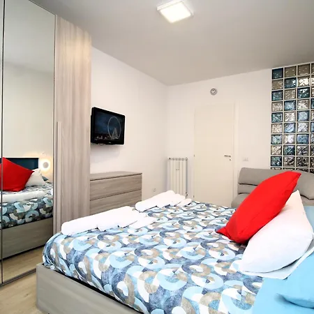 - Close To Metro & Connections Neapel