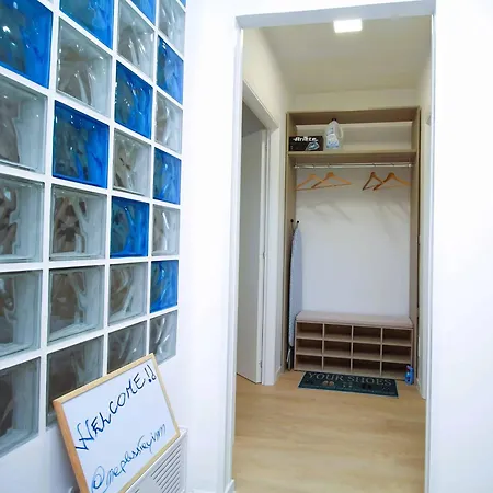 - Close To Metro & Connections نابولي