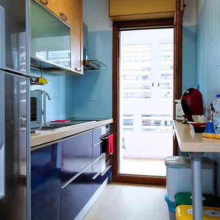 - Close To Metro & Connections *