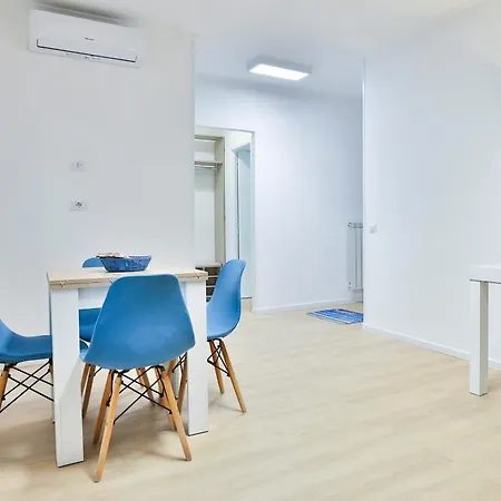 - Close To Metro & Connections