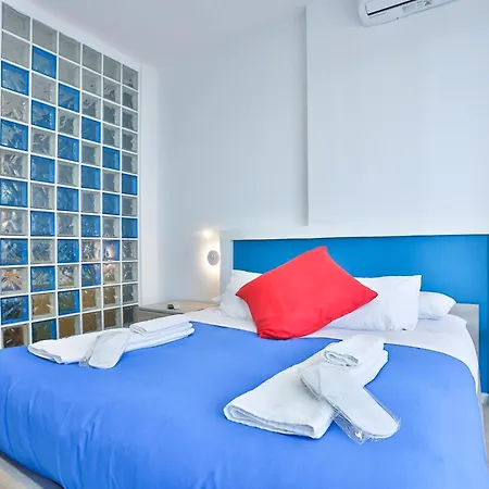 - Close To Metro & Connections Neapel