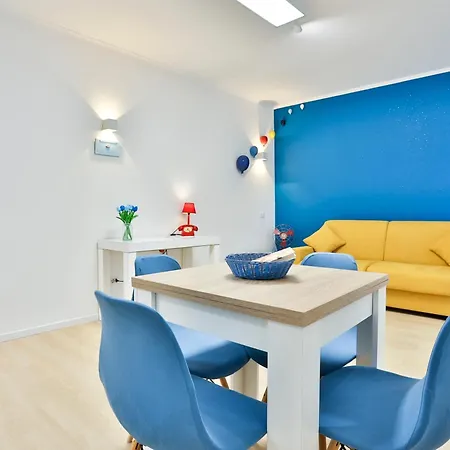 - Close To Metro & Connections